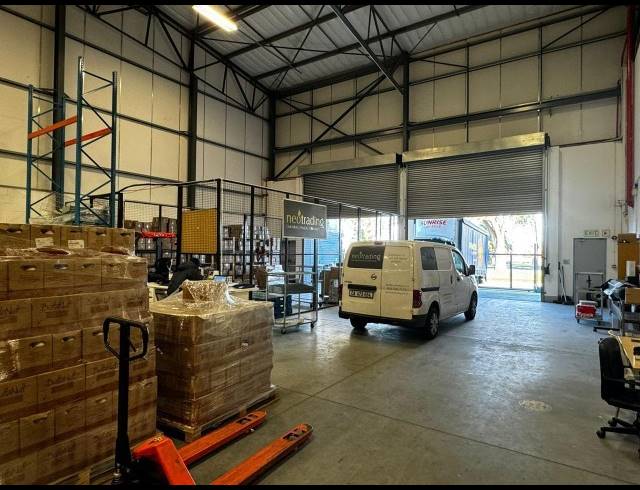 1,190M² WAREHOUSE TO LET IN BEACONVALE
